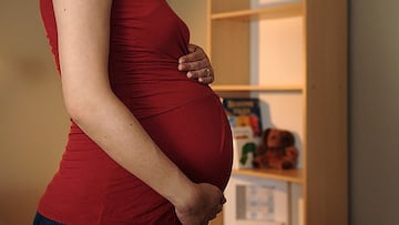 Luego de 18 años de buscar embarazarse, esta pareja logra su primer bebé con IA