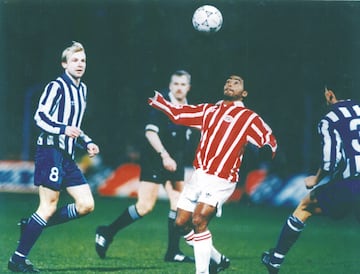 Romario durante un partido con el PSV
