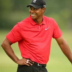 Tiger Woods vuelve al golf tras diez meses de oscuridad