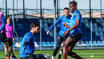 Duván Zapata y Luis Fernando Muriel fueron convocados por el Atalanta para el partido de octavos de final de Champions League ante el Real Madrid
