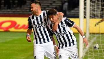Talleres celebra uno de sus cinco goles en la victoria sobre Lanús.