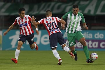 Con gol de tiro libre de Daniel Bocanegra, Nacional superó 1-0 a Junior en el juego de ida de cuartos de final de la Copa Águila. La serie se definirá el 19 de septiembre en el Metropolitano de Barranquilla.