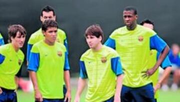 <b>ÚLTIMO ENTRENAMIENTO. </b>En primer plano, Bojan, Jonathan y Messi, con Abidal, Sergio, Touré y Gudjohnsen, detrás.