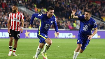 BRENTFORD, ENGLAND - OCTOBER 16:  Ben Chilwell of Chelsea celebrates scoring the opening goal during the Premier League match between Brentford and Chelsea at Brentford Community Stadium on October 16, 2021 in Brentford, England. (Photo by Marc Atkins/Get