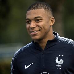 Mbappé, baja en la convocatoria de Francia; Pléa irá en su lugar