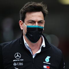 Wolff defiende y ensalza la calidad de los pilotos de pago