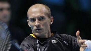 Davydenko gana "confianza" al vencer a Federer