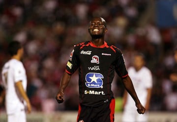 El mediocampista de Camerún tuvo un breve paso por el Fútbol Mexicano, pero es muy recordado por la afición del Atlante. Sólo vistió de azulgrana por un torneo, el Apertura 2007, en el cual fue pieza importante para el título de Liga MX de los Potros y con ello, ser el primer africano en coronarse en nuestro país. Regresó para el Apertura 2009 y militó un año con Indios de Ciudad Juárez. Se marchó definitivamente después de descender con el equipo fronterizo en el Bicentenario 2010.
