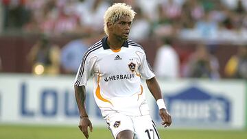 Hacemos un repaso por la trayectoria del defensor lusitano, quien pasó a la historia como el primer futbolista de su país en llegar a esta liga.