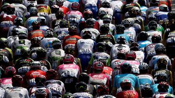 El pelotón vende lotería, seguros, bicis, vinos, champú...