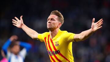 BARCELONA, SPAIN - FEBRUARY 13: Luuk De Jong of FC Barcelona celebrates scoring his teams second goal during the LaLiga Santander match between RCD Espanyol and FC Barcelona at RCDE Stadium on February 13, 2022 in Barcelona, Spain. (Photo by Eric Alonso/G