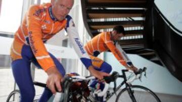 Michael Rasmussen hace rodillo junto a Denis Menchov en el Tour de Francia 2007.