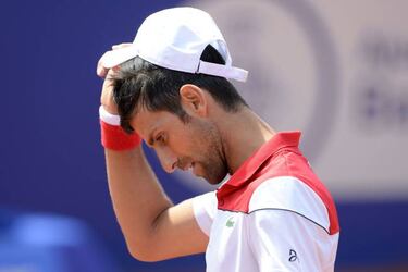 Djokovic stunned by Klizan in Barcelona
