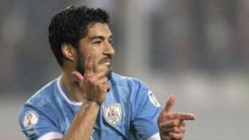 Luis Suárez se reincorpora al grupo y "ya camina sin dolor"