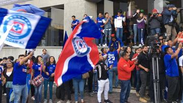 ¡A cambiar la historia! Así partió Cruz Azul rumbo al Azteca