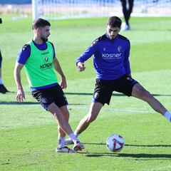 Iker Muñoz se incorpora a los entrenamientos con el grupo