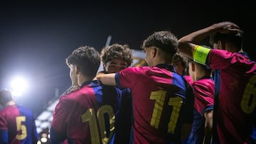 Los jugadores del Juvenil del Barça celebrando un gol ante el Borussia Dortmund