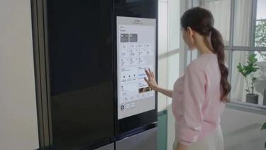 Samsung presenta un frigorífico inteligente con pantalla de 32 pulgadas ¡para ver vídeos de TikTok y más!