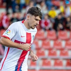 El Huesca hará caja con los traspasos de Ratiu y Escriche