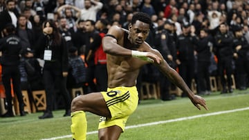 Jhon Durán, feliz por su gol ante Besiktas