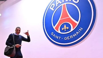 PARIS, FRANCE - MAY 08: Kylian Mbappe of Paris Saint-Germain arrives to the stadium for the Ligue 1 Uber Eats match between Paris Saint Germain and ESTAC Troyes at Parc des Princes on May 08, 2022 in Paris, France. (Photo by Aurelien Meunier - PSG/PSG via Getty Images)