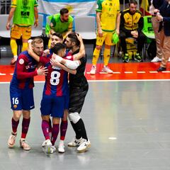 El Barça sobrevive a un valeroso Jaén y defenderá su título de Supercopa