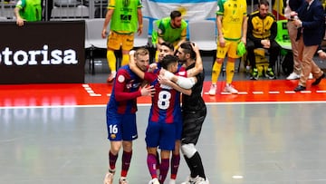 Jugadores del Barça celebran el gol de Sergio ante el Jaén en la Supercopa.