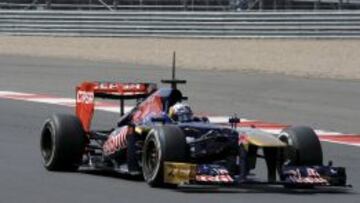 Carlos Sainz Jr. pilot&oacute; por primera vez el Toro Rosso STR8 en Silverstone.