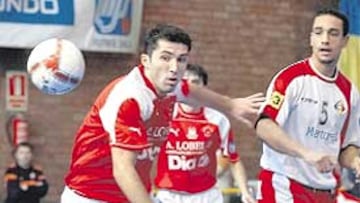 <b>PELEA. </b>Pudo ganar cualquiera en una segundo parte muy movida.