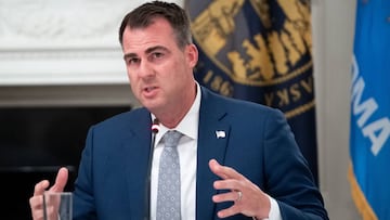 Kevin Stitt, gobernador de Oklahoma dio a conocer que dio positivo por el virus, siendo el primer gobernador de alg&uacute;n estado de USA que da positivo.