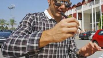 <b>MANTIENE SILENCIO. </b>El gaditano sigue de vacaciones a la espera de noticias sobre su futuro.