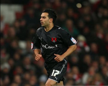 En el debut del jugador inglés con Arsenal. Ingresó cuando el partido en el tiempo añadido y luego de 33 fue expulsado. 