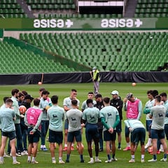 Almería y Racing se citan con el ascenso en juego