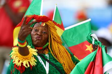 Los aficionados de la selección africana están siendo unos de los más animados y coloridos de todo en el Mundial en la grada. Hoy han llenado de color el Al Janoub Stadium en el duelo frente a Serbia.