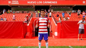 12/08/22 PRESENTACION COMO NUEVO JUGADOR DEL GRANADA VICTOR MESEGUER