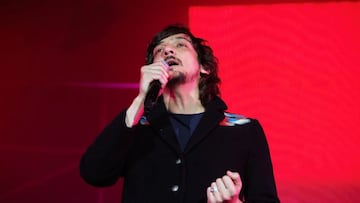 León Larregui reacciona a la muerte de las dos fans que cayeron en una coladera antes del concierto de Zoé