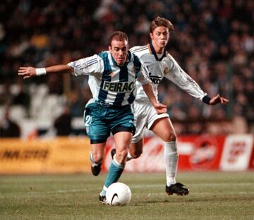 Tras su paso por el primer equipo del Real Madrid, Jaime recaló en el Deportivo de la Coruña donde estuvo una temporada (4 años después volvió a las filas del Dépor). En su primer año con el club gallego ganó la Liga  (1999/00) disputando 21 partidos. 