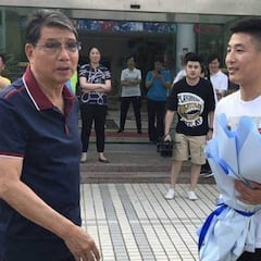 Wu Lei se reencuentra en China con su mentor, Xu Genbao