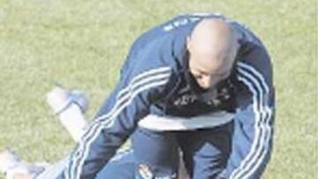 <b>ENTRE AMIGOS. </b>Roberto Carlos y Ronie bromearon en la sesión.