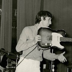 How many guitars did Pete Townshend break? The Who’s guitarist started smashing them by accident