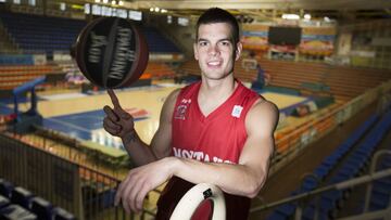 Álex Llorca, en el Fernando Martín.