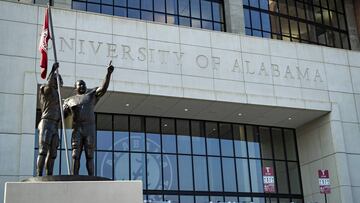 (FILES) In this file photo a statue is seen outside of Bryant-Denny Stadium on the campus of the University of Alabama before a game between the Alabama Crimson Tide and the Texas A&M Aggies at Bryant-Denny Stadium on September 22, 2018 in Tuscaloosa, Alabama. - The University of Alabama, seen as a test case for returning to in-person learning amid the pandemic, has reported close to a thousand positive coronavirus cases since reopening. The school has published a COVID-19 dashboard which shows a total of 566 positives since last August 19, 2020 when term started, in addition to 400 people who tested positive when arriving. (Photo by Wesley Hitt / GETTY IMAGES NORTH AMERICA / AFP)