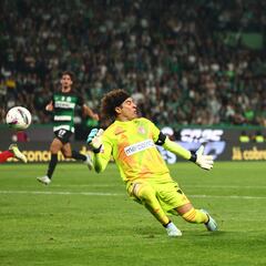 Guillermo Ochoa: “Lastimado”, mas no borrado