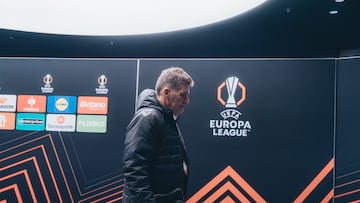 Vlado Gudelj, delegado del Celta, en el estadio del Stuttgart alemán.