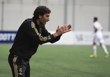 Tras jugar en Alemania, Qatar y Estados Unidos, está forjando su camino en los banquillos de las categorías inferiores madridistas. Es el entrenador del Castilla y tiene la fija puesta en dirigir algún día al primer equipo. Tiempo al tiempo...