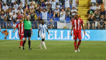 El franc¨¦s debut¨® con el Sevilla fuera de casa ante el M¨¢laga. Fue expulsada por doble amarilla tras jugar 69 minutos. El partido termin¨® empate a cero.