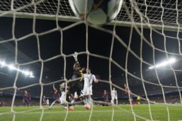 1-1. Kompany anota el gol del empate.