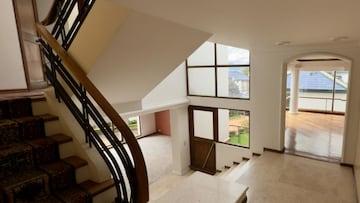 El Fondo Especial para la Administración de Bienes (FEAB) de la Fiscalía administra más de 60.000 inmuebles (como el de la foto) incautados en todo el país, entre casas, apartamentos y fincas, disponibles para venta o arriendo a precios por debajo del mercado.