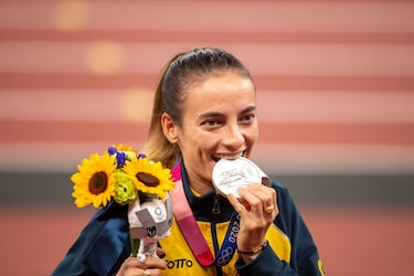 Ganó la medalla de Plata Olímpica en los Juegos de Tokio 2020 y posteriormente se coronó campeona mundial en 2022. 
Su regularidad en campeonatos globales, la han convertido en la marchista histórica del atletismo colombiano.
