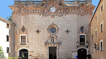 Reino Unido invita a visitar en abril un pequeño pueblo español de menos de 200 habitantes